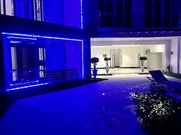 Luxury Apartments in Grand Avenue