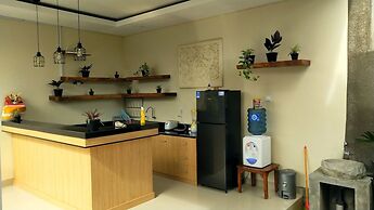 Umah Dangin Guesthouse - Hostel