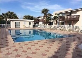 Sea Shell 3 Bedroom Townhouse by RedAwning