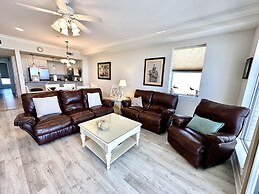 Sea Shell 3 Bedroom Townhouse by RedAwning