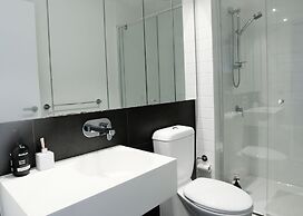 Stunning 2 Bedroom High Floor City View