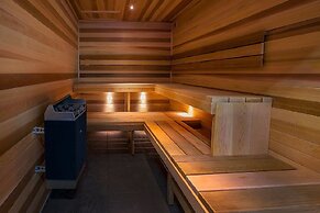 Stunning 2 Bedroom High Floor City View