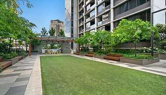 Stunning 2 Bedroom High Floor City View