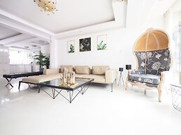 Near StayReal Location