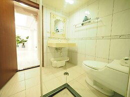 Near StayReal Location