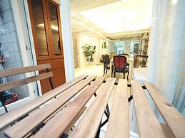 Near StayReal Location