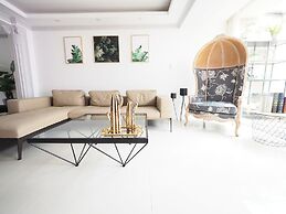 Near StayReal Location