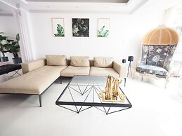 Near StayReal Location