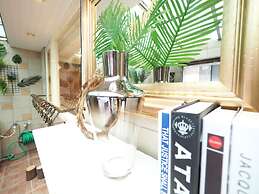 Near StayReal Location