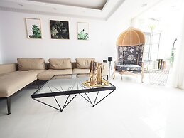 Near StayReal Location