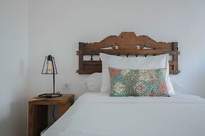 The Room Padang-Padang