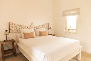 The Room Padang-Padang