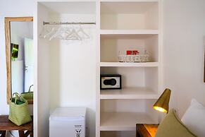 The Room Padang-Padang