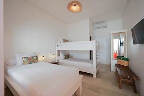 The Room Padang-Padang