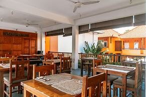 The Room Padang-Padang