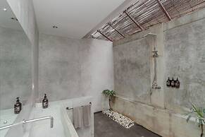 The Room Padang-Padang