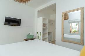 The Room Padang-Padang