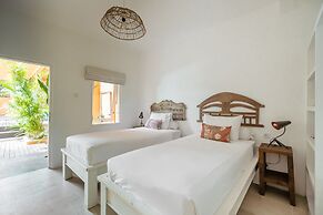 The Room Padang-Padang