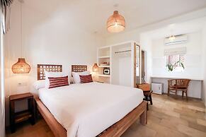 The Room Padang-Padang