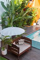 The Room Padang-Padang