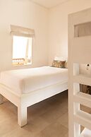 The Room Padang-Padang