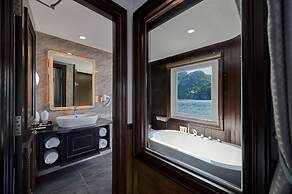 Paradise Grand Cruise