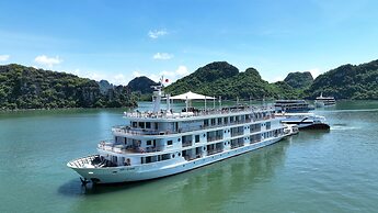 Paradise Grand Cruise