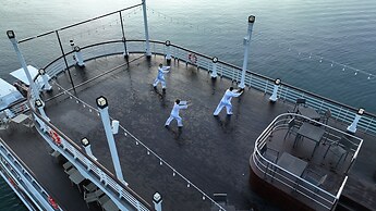 Paradise Grand Cruise