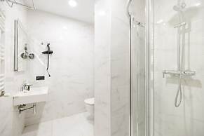 Brosse Garden Hotel