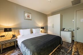 Brosse Garden Hotel