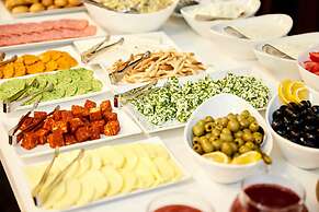 Brosse Garden Hotel