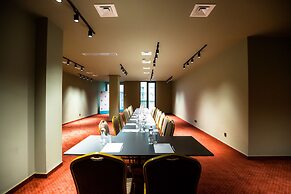Brosse Garden Hotel