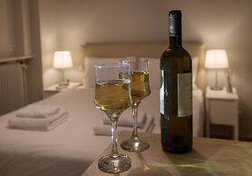 Cozy Apartment in Syntagma - Plaka by GHH