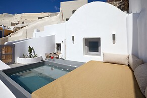 Allure Breeze Suites