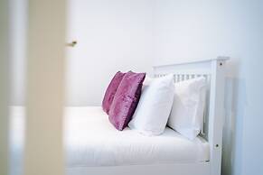 Benson Apartments by Top House