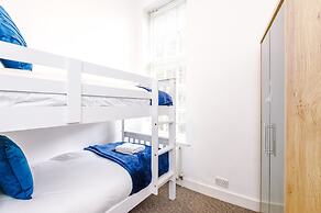 Benson Apartments by Top House