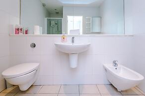 Benson Apartments by Top House