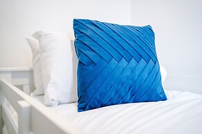 Benson Apartments by Top House