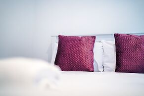 Benson Apartments by Top House