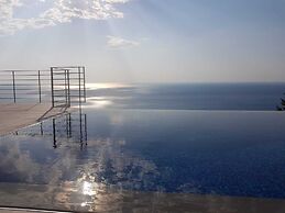 Okeanos Luxury Villas - Resort