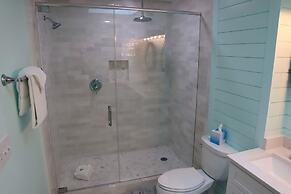 8852 Bay Pine 3 Bedroom Home by RedAwning