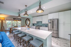 8852 Bay Pine 3 Bedroom Home by RedAwning