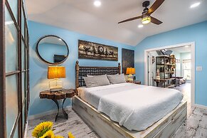 8852 Bay Pine 3 Bedroom Home by RedAwning