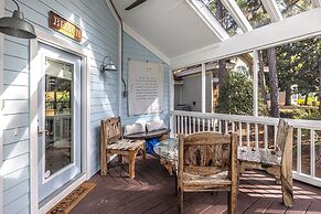 8852 Bay Pine 3 Bedroom Home by RedAwning