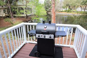 8852 Bay Pine 3 Bedroom Home by RedAwning