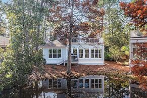 8852 Bay Pine 3 Bedroom Home by RedAwning