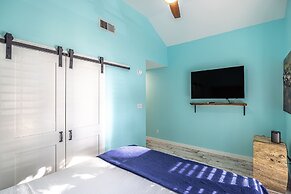 8852 Bay Pine 3 Bedroom Home by RedAwning