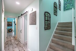 8852 Bay Pine 3 Bedroom Home by RedAwning