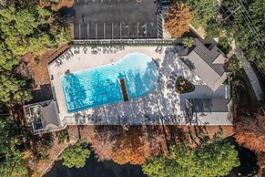 8852 Bay Pine 3 Bedroom Home by RedAwning