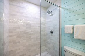 8852 Bay Pine 3 Bedroom Home by RedAwning